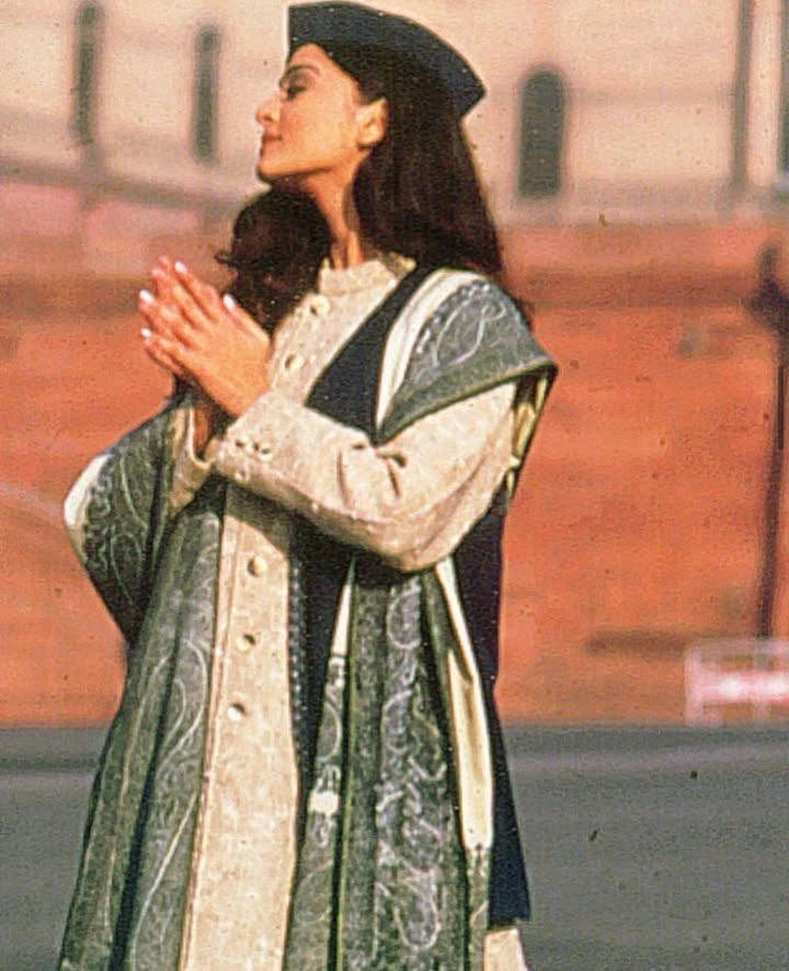  RituKumarArchives Aishwarya Rai sporting Handlooms with panache