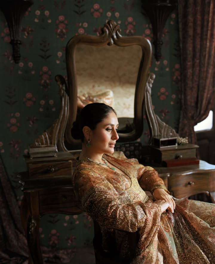 Icons Only Kareena Kapoor Khan for Ritu Kumar Featured here is the Pitch Patch Saree, styled with a crisp shirt and an em...