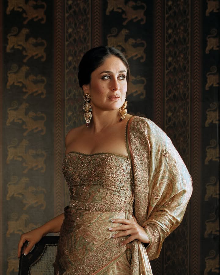 The Icons Come Together Kareena Kapoor Khan for Ritu Kumar The artistry of the Jamawar saree finds a contemporary express...
