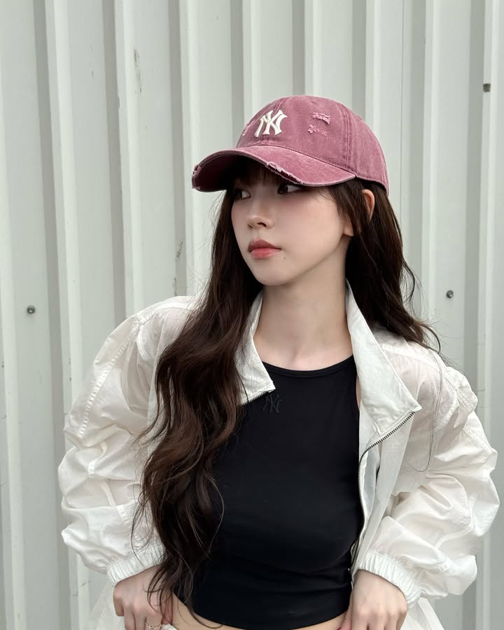 Just a cool cap kinda day Post by Karina katarinabluu MLBKOREA MLBVN KARINAINMLB H th ng c a h ...