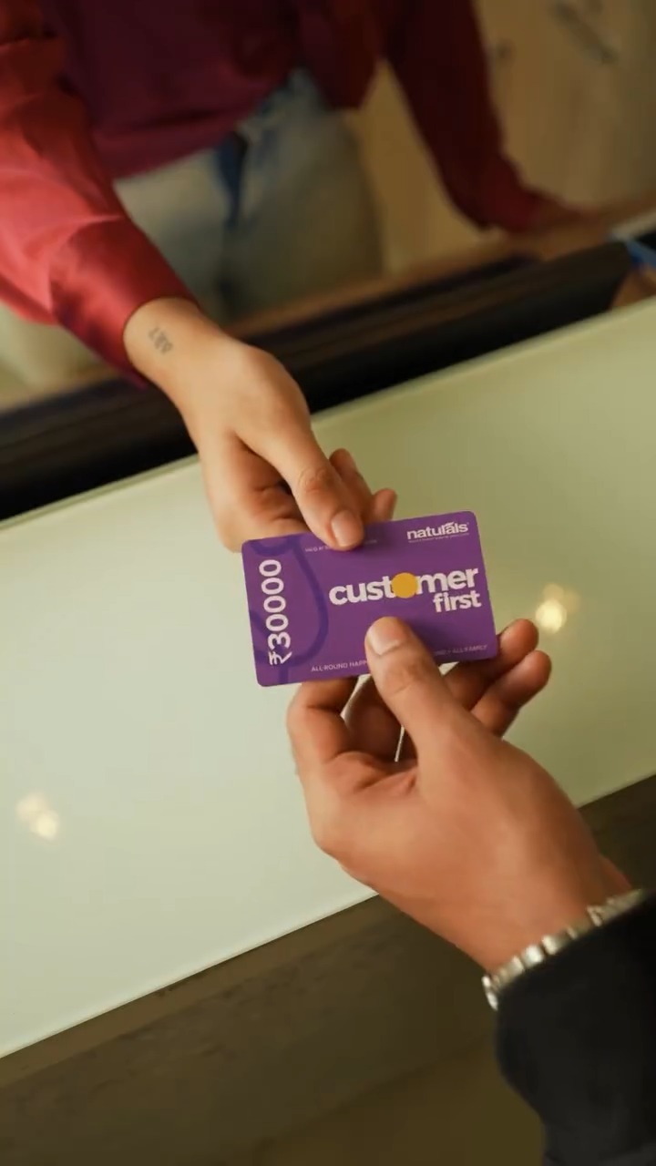  STOP Hands up its time to steal the best beauty deal in town Introducing Naturals Salons Customer First Plan...