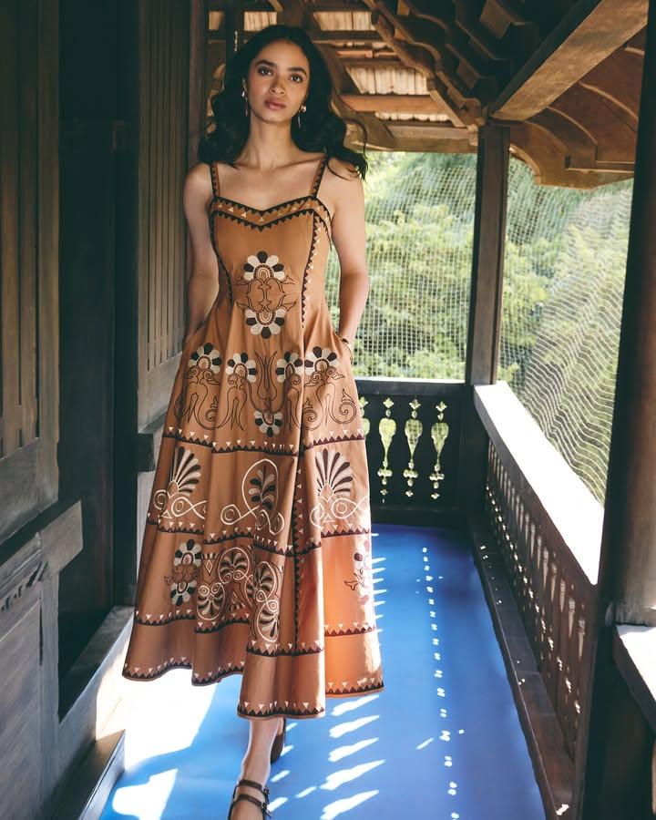 An earthy silhouette in the hues of mocha perfect for a midday coffee run