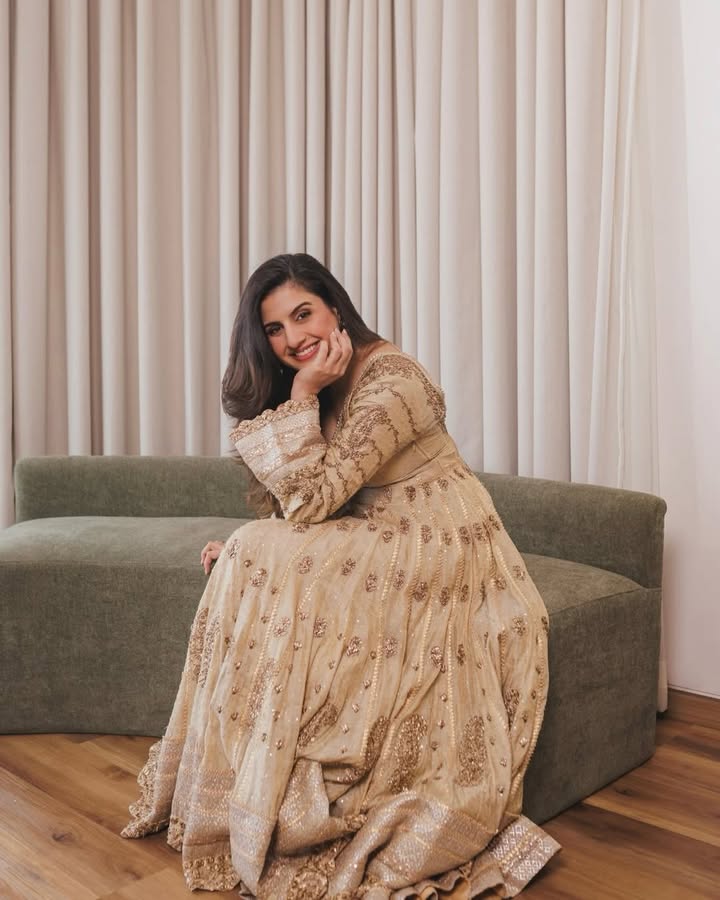  RiWoman saanchigilani wears our Taj Bhawani Anarkali Set from the Ritu Kumar Wedding Edit