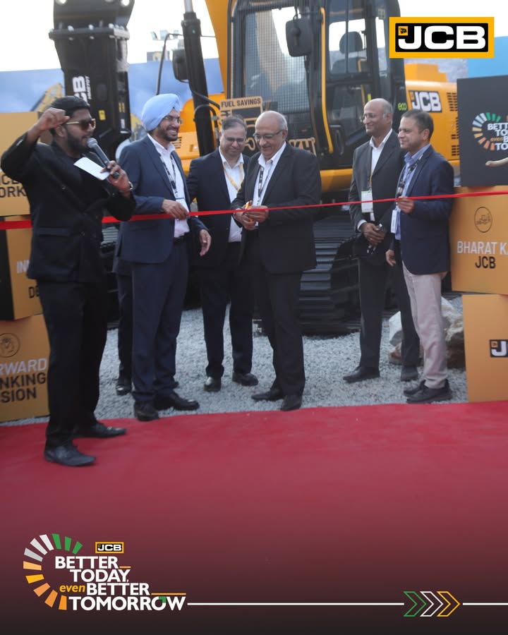 Introduced at EXCON 2025, the JCB 290LR stands out with exceptional long reach capability, smarter controls, HD strength, an...