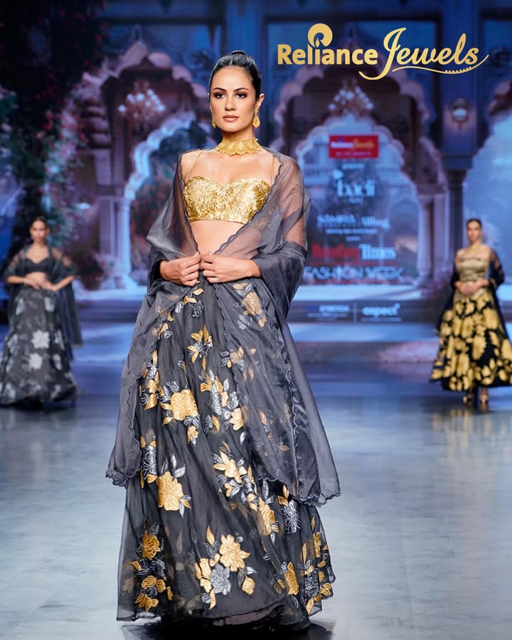 It was an amazing show organized by Times Fashion Week at the Grand Hyatt Mumbai on Saturday, 4th October