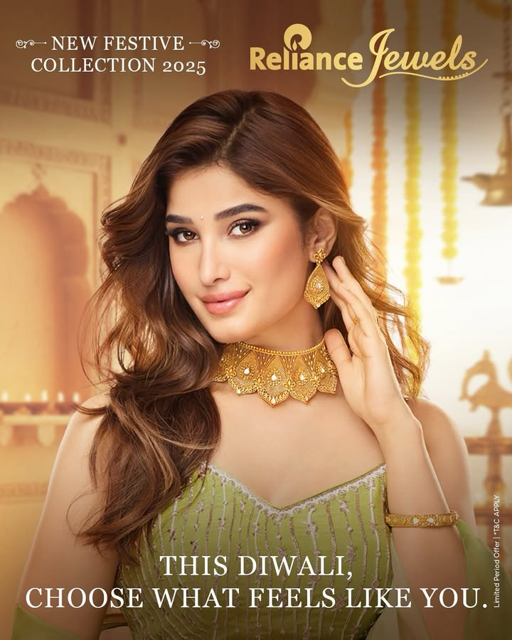 Whether you cherish the elegance of gold or the dazzle of diamonds, this festive season is your chance to celebrate what sui...