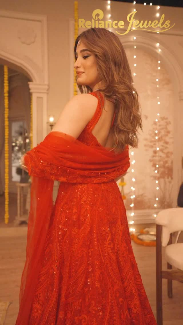 Heres another glimpse of Rasha Thadani, looking effortlessly charming and unbelievably stunning in our all new festive colle...