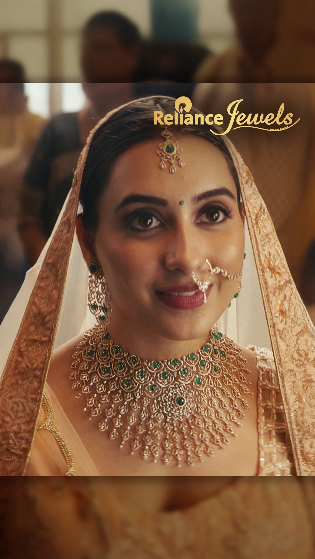 A small gesture, a glowing smile and a moment that discovers its meaning in confidence and love