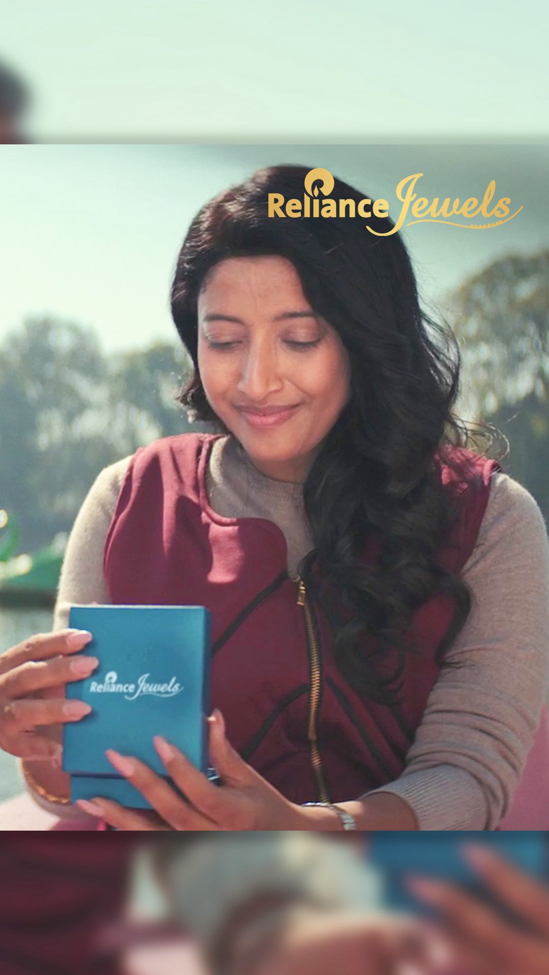 The Dream Diamond Sale is here She deserves brilliance, so gift her diamonds that glow