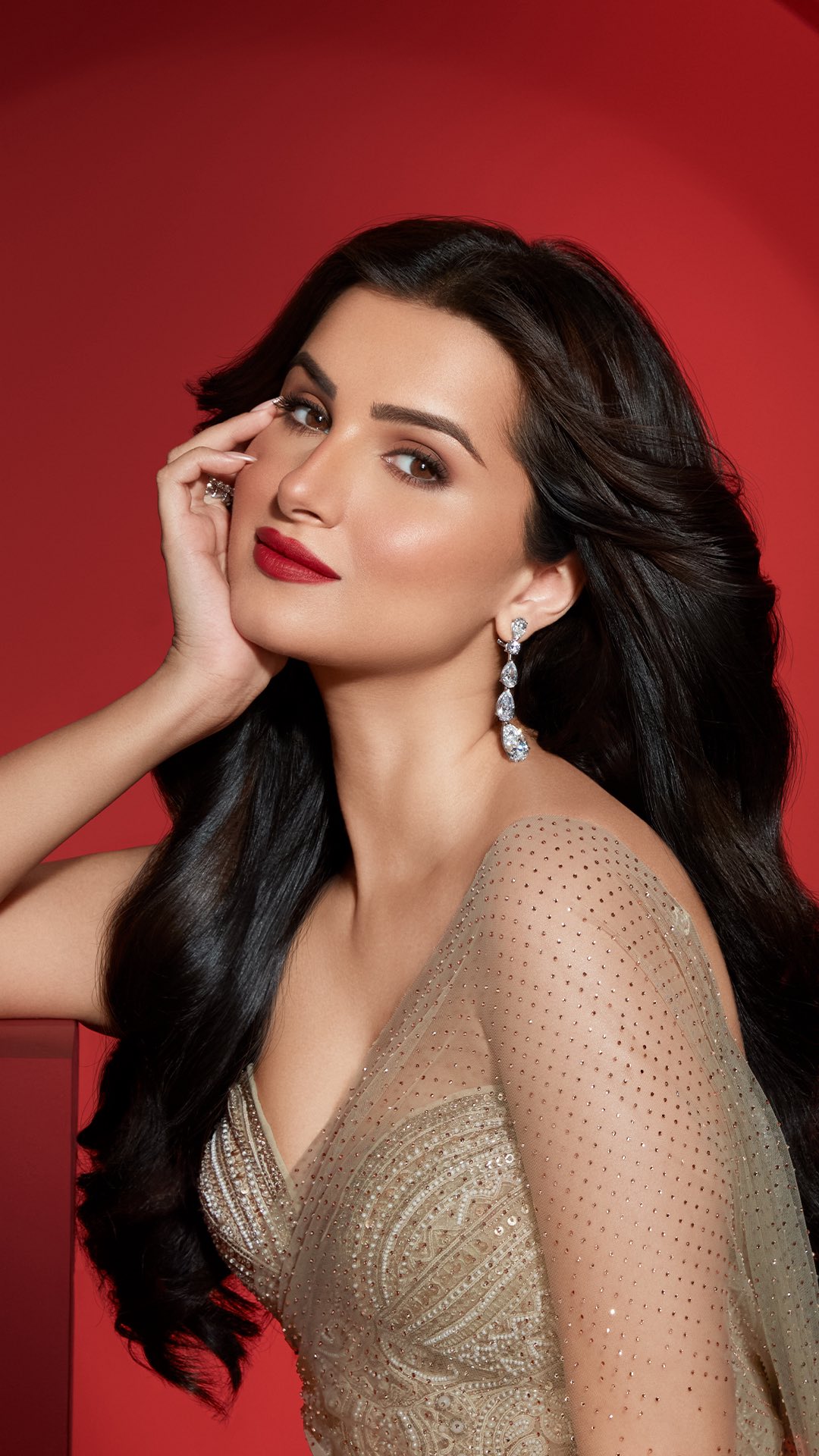 Elevate your natural beauty with 24HR Waterproof Kajal Liner Delivers rich pigment, smooth glide, and long lasting wear ...