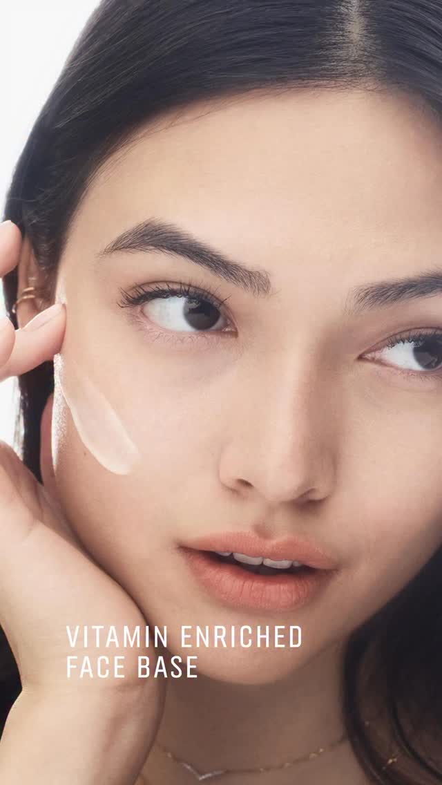 Start your holiday season with a moment of self care With a luxuriously buttery formula, Vitamin Enriched Face Base leaves ...