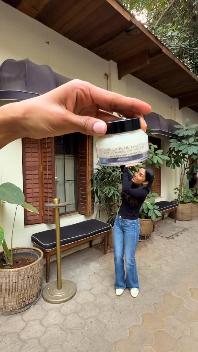 Meet the essentials behind the perfect look Shop these beauty must haves on mynykaa Bobbi Brown, Bobbi Brown India, ...