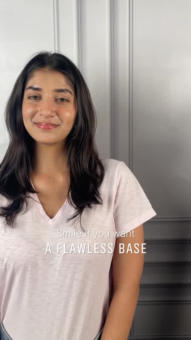 Your natural beauty, enhanced Weightless Skin Foundation SPF 15 gives you breathable, buildable coverage with 24 hour m...