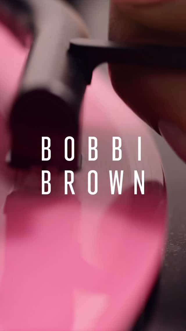 Your extra pick me up A plush, tinted lip oil that wraps lips in nourishing moisture and adjusts to pH for a healthy l...