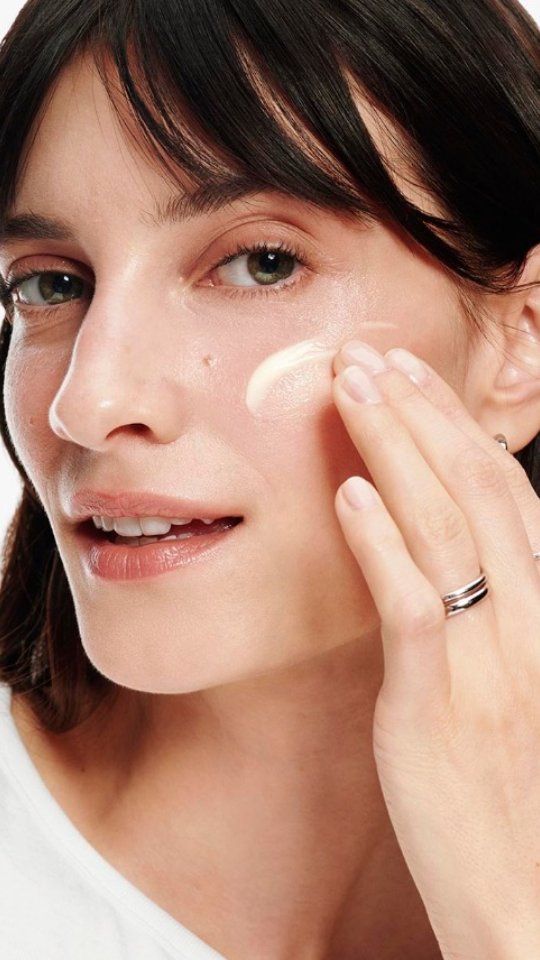 Choosing the right moisturiser is key to supporting your skins natural barrier