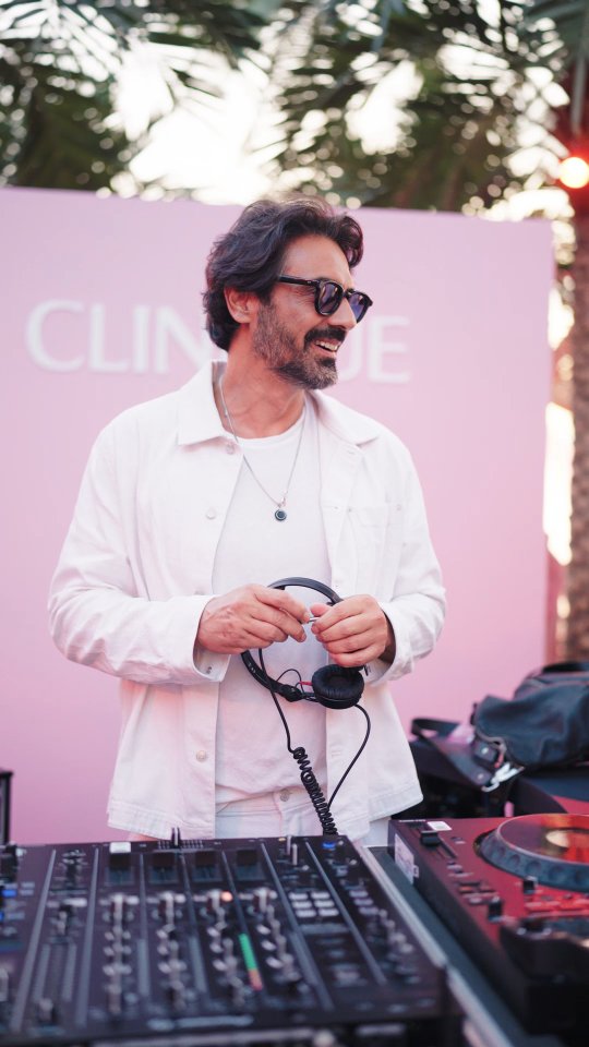 Golden hour meets a surge of hydration. An evening powered by Moisture Surge and rampal72 on deck