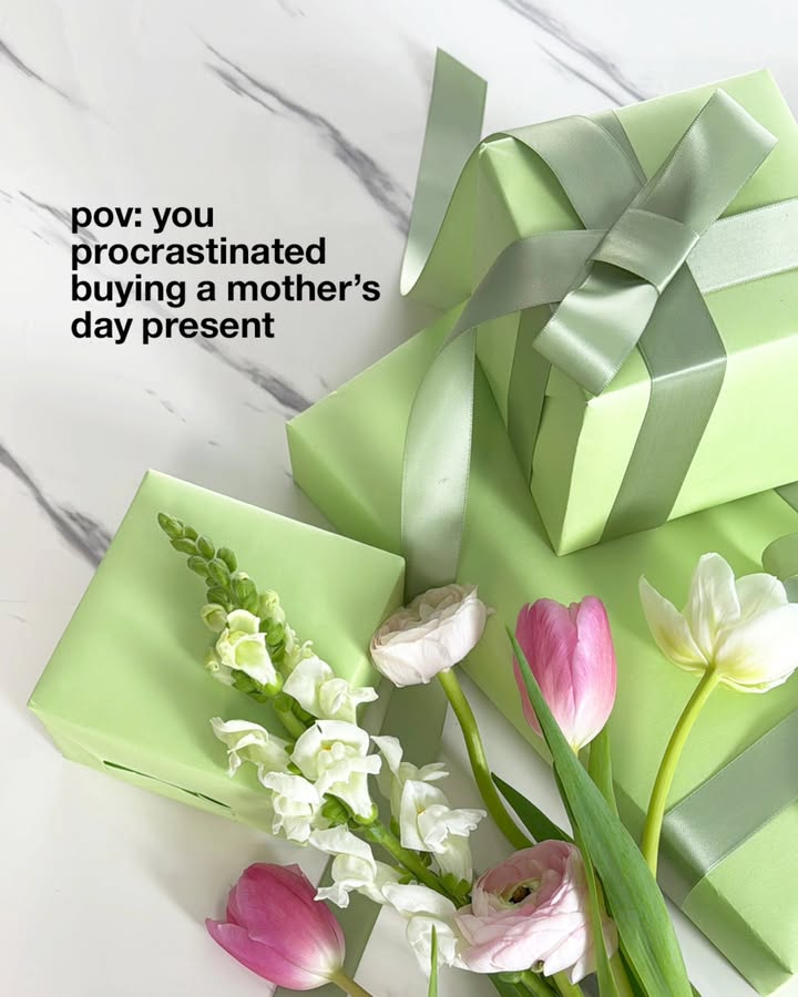 Great skin It runs in the family. 100 hours of hydration and a whole lot more for the one who always kept you glowing