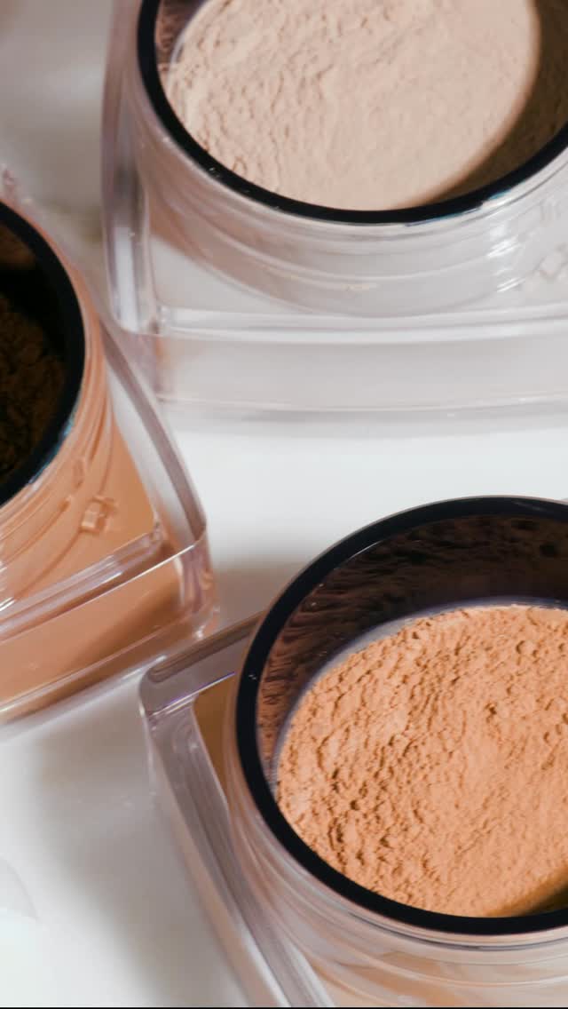 The secret behind every seamless look Lightweight and silky sheer, the Double Wear Sheer Flattery Loose Powder sets ...