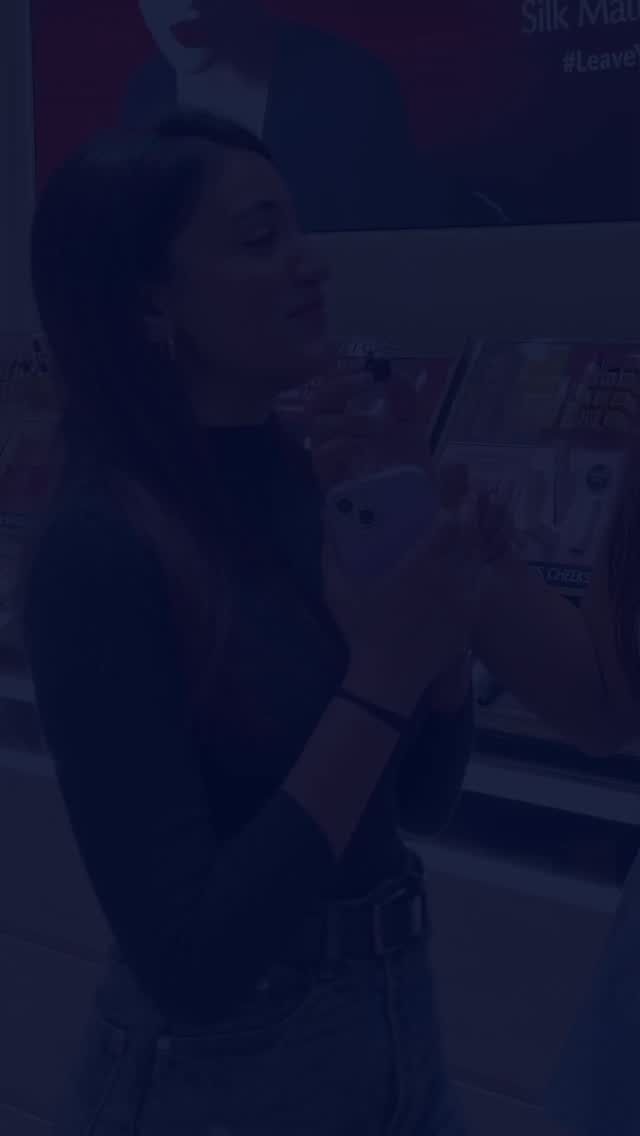 To the women who dream more and glow more. This Womens Day, gift her something beautiful from Est e Lauder. 