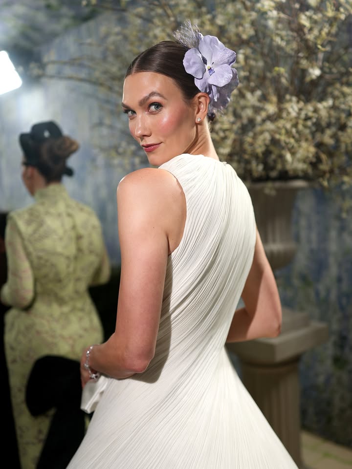 Radiant looks were served at an unforgettable evening by our Brand Ambassadors karliekloss , imaanhammam , and daisyedgar...