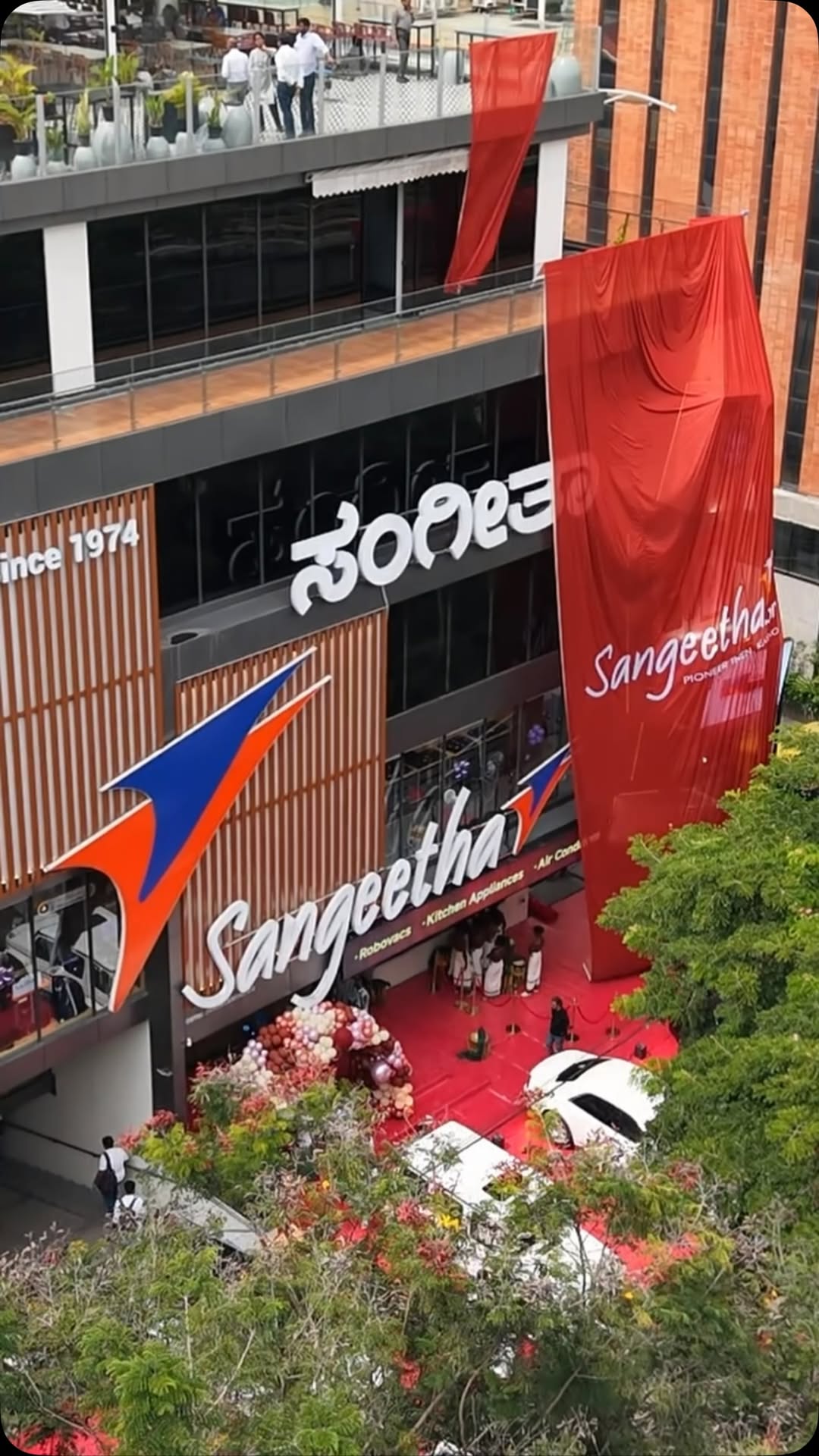 The iPhone 18 has arrived at Sangeetha Gadgets, Jayanagar Visit our store and experience your next upgrade.