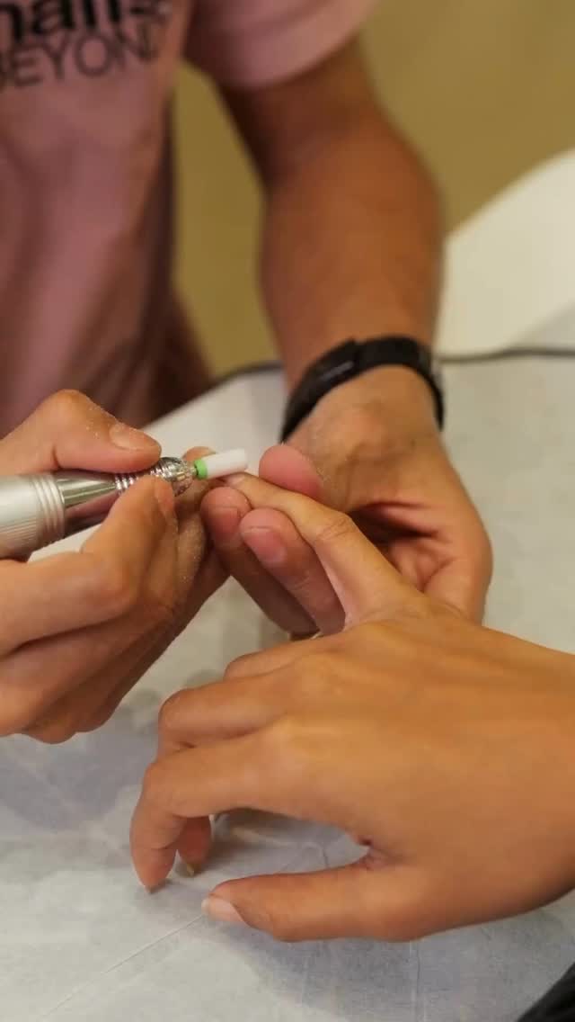 A fresh nail set fixes more than you think Link in our bio to book your appointment