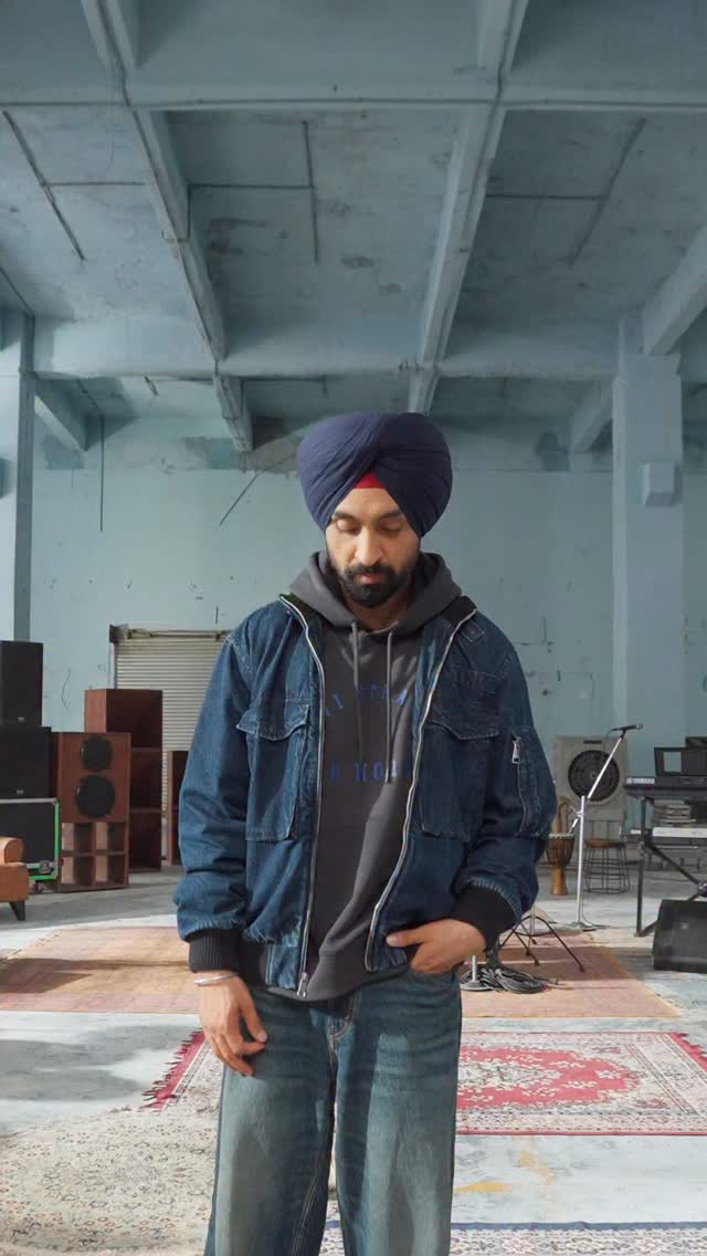  diljitdosanjhs fit check in Levis Extra Baggy Jeans relaxed, easy and ready for the moment.