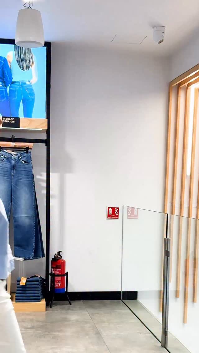 Every day deserves a shirt that keeps up.