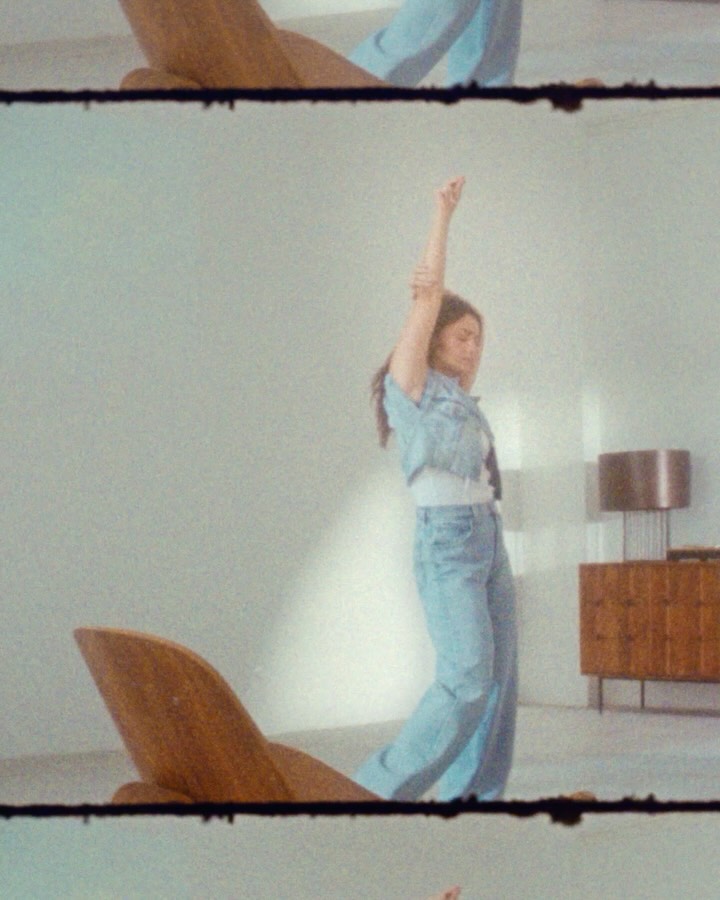 All the room you want, none of the gap you dont. aaliabhatt in Levis Cinch Jeans.