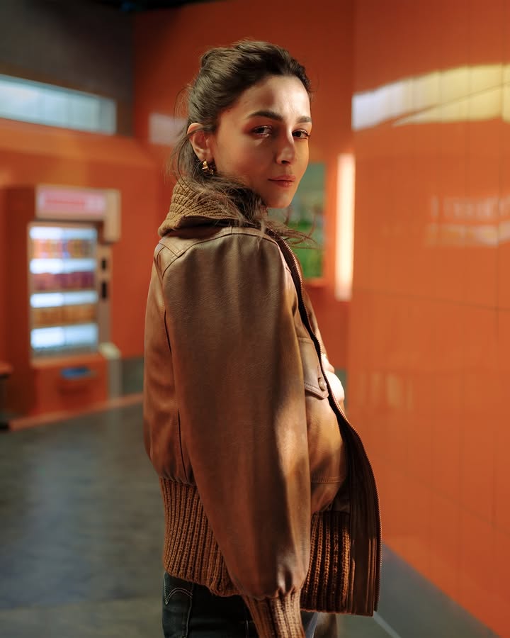 Wide leg meets a bomber jacket for a look thats easy with an edge