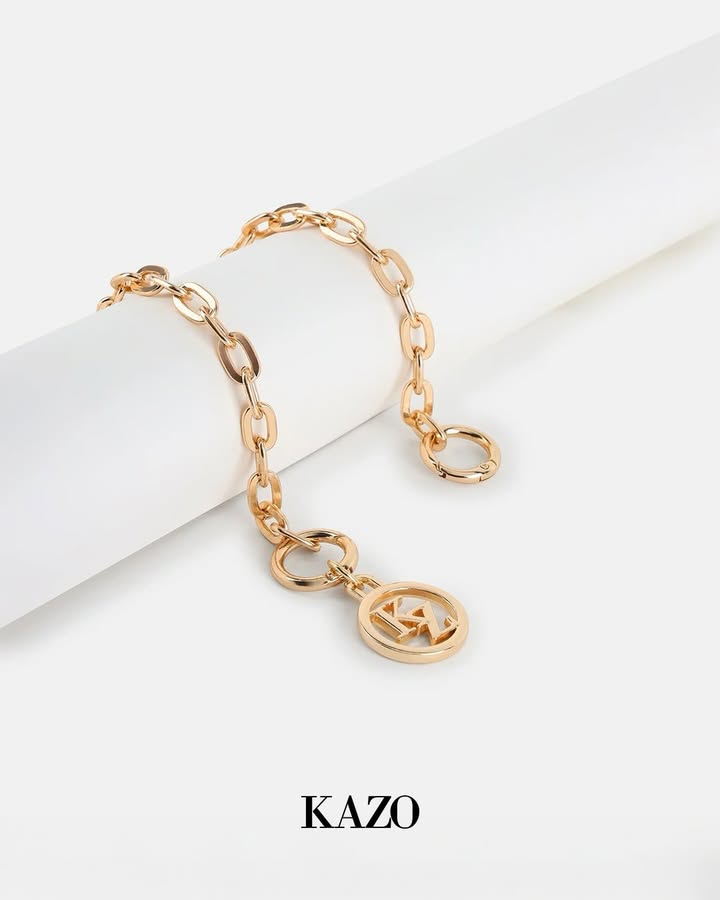 Elevate your everyday carry with the new chain from kazodetails Designed with sleek oval links, refined round rings, a...