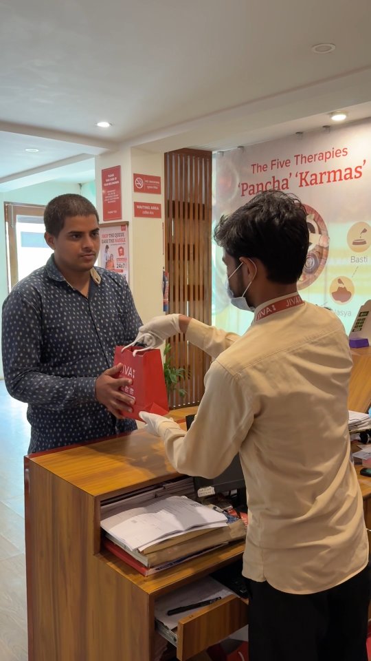  Gas, acidity aur digestion ki problems se pareshaan the Prakash ji Lekin Jiva Ayurveda ke Panchakarma aur ilaaj se m...