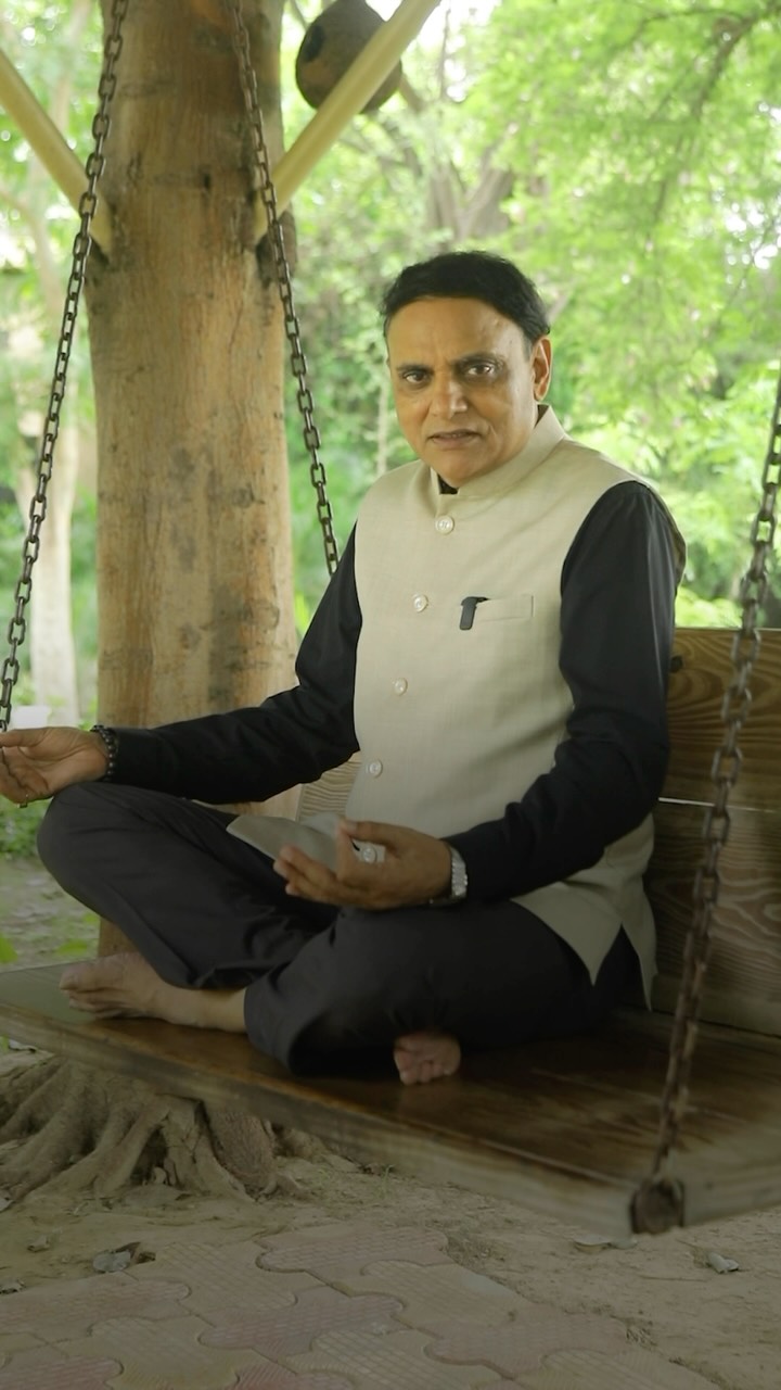 Kabhi notice kiya hai, hum stress mein saans bhi kitni shallow lene lagte hain Bas ek deep breath aur body ko thoda...