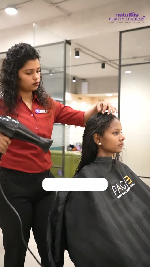 Blow Dry Angle Do s Don ts The right angle makes all the difference Learn the correct blow dry techniques to create s...