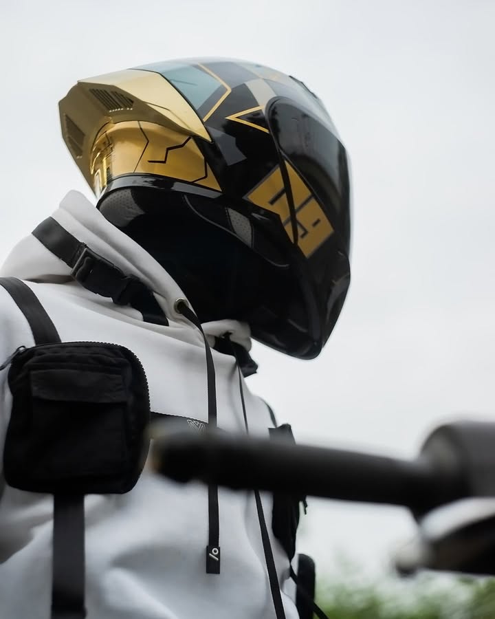 Unleash your ride with SBA 20 09 the ultimate blend of versatility and performance SteelbirdHelmets FlipUpHelme...