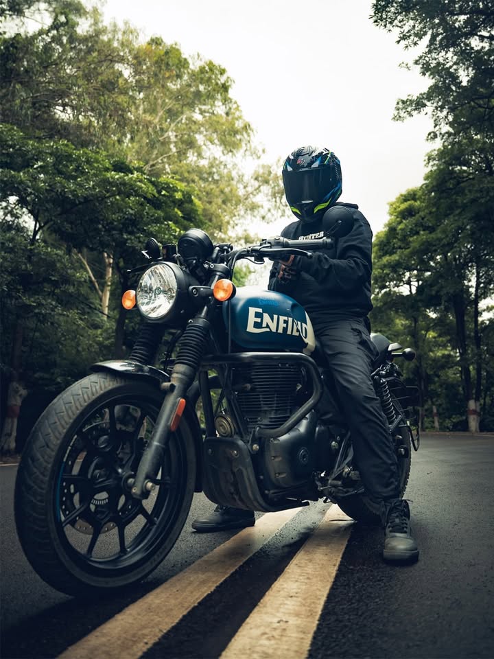 Take your ride to the next level with SBH 57 Fighter F7, the ultimate fusion of style, safety, and speed