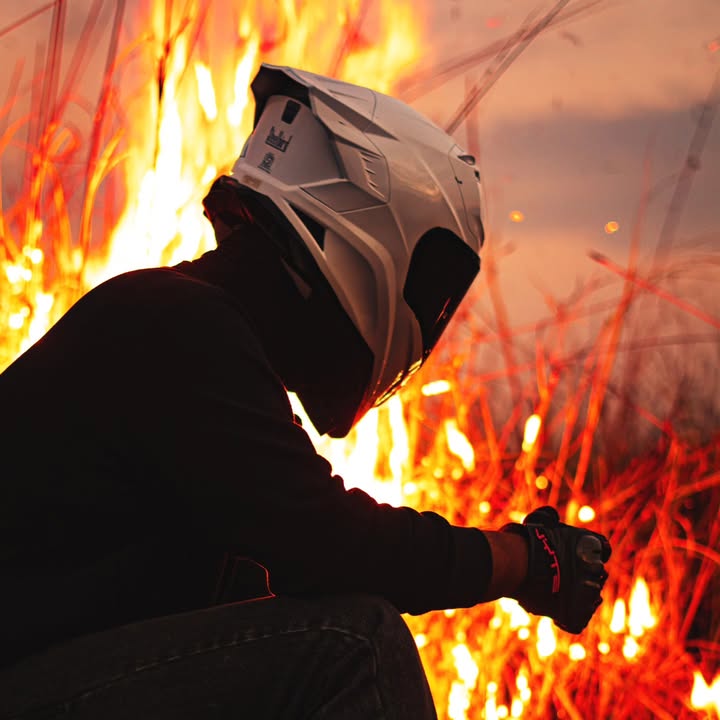 Rule the road with the SBH 61 SXE, where protection meets attitude