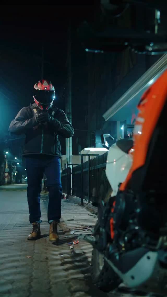 Built to lead. The SBH 61 SXE combines confident protection with precision performance