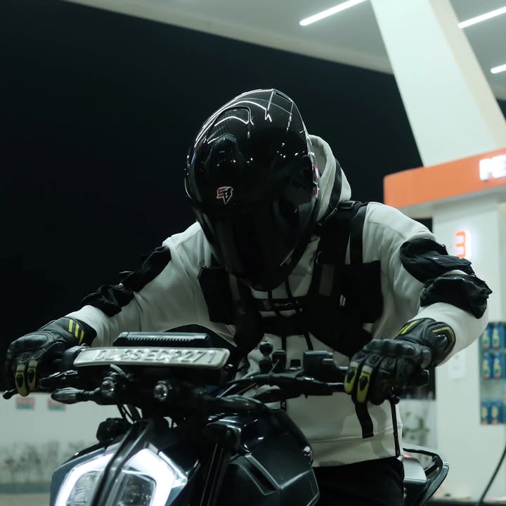 Meet the SB 120 ISS Fighter Carbon with ECE 22