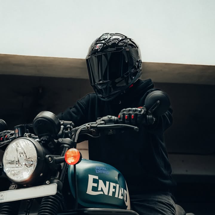 Ride smart, stay connected with SBH 57 ISS BT Fighter BassX where safety meets sound