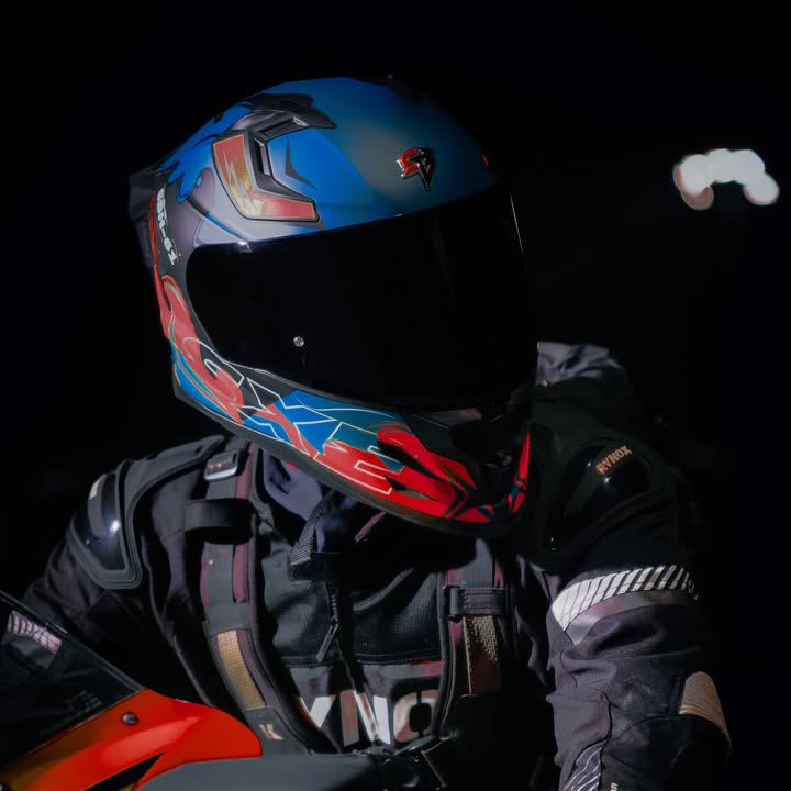Sharp looks. Strong protection. Zero compromises. Thats the SXE way