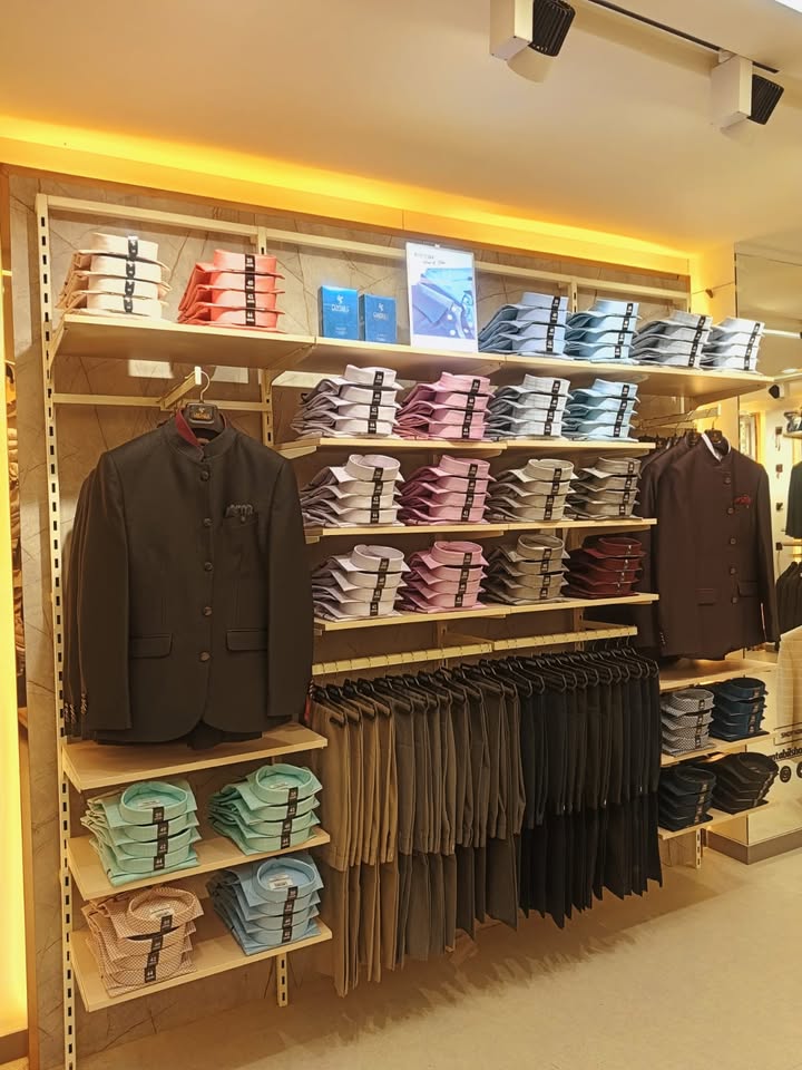 Cantabil brings its latest Men Accessories Store to Munger Discover a wide range of casuals, formals, and streetwear craf...