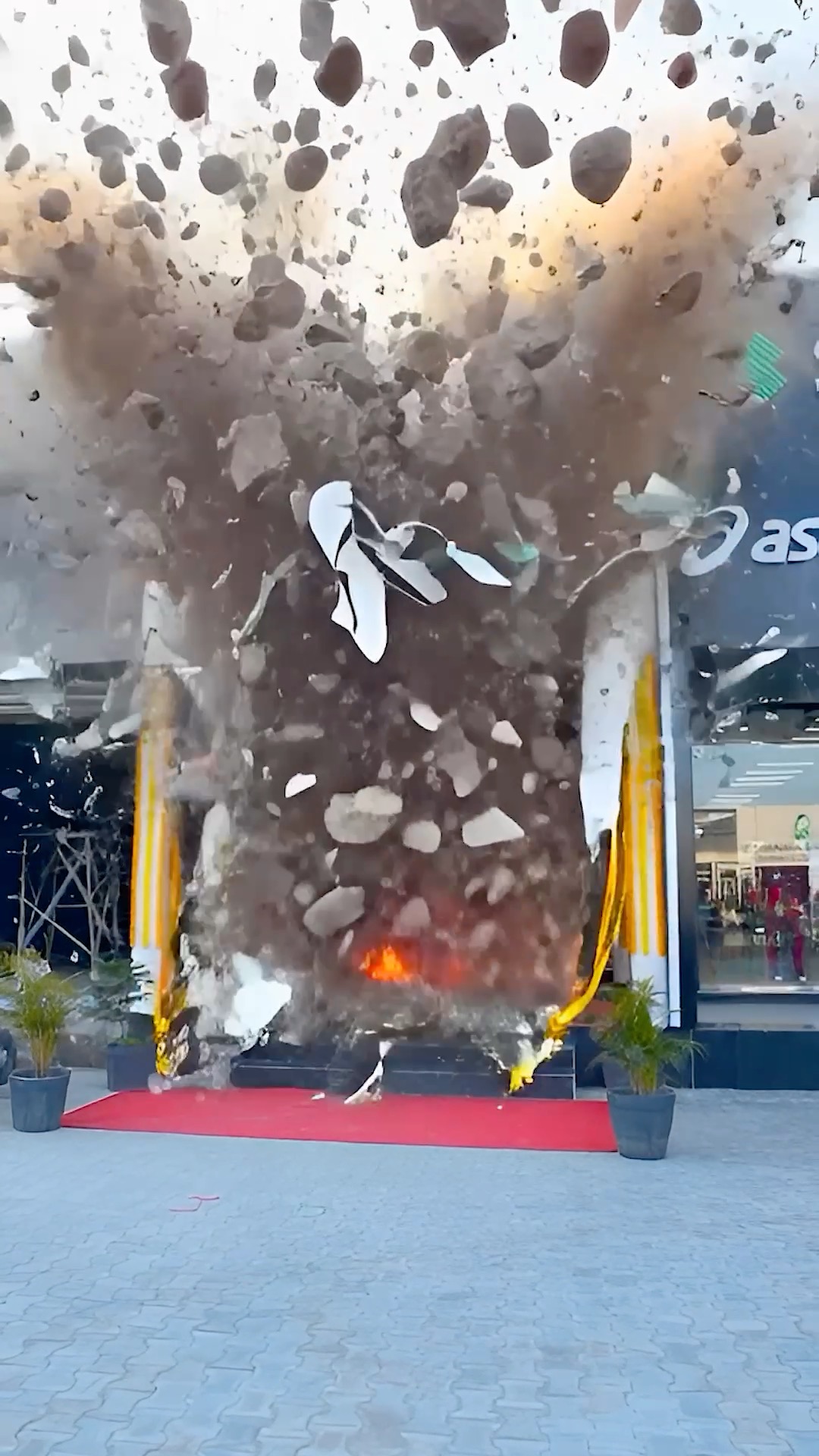 Hey Ludhiana KOHARA, ready to glam up From graceful kurtis and chic casuals to elegant formals, our womens collecti...