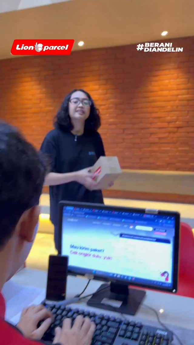 Mimin tambahin ya, ibukota Indonesia Jakarta Nah, kalo kirim paket Yaaa, Lion Parcel LionParcel BeraniDia...