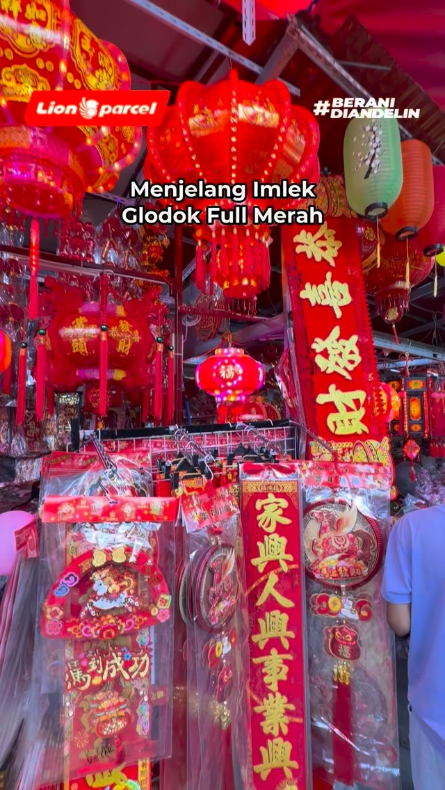 Bener bener full merah nih Glodok Kirim paket tetep pakai lionparcelid yaaaaaa 