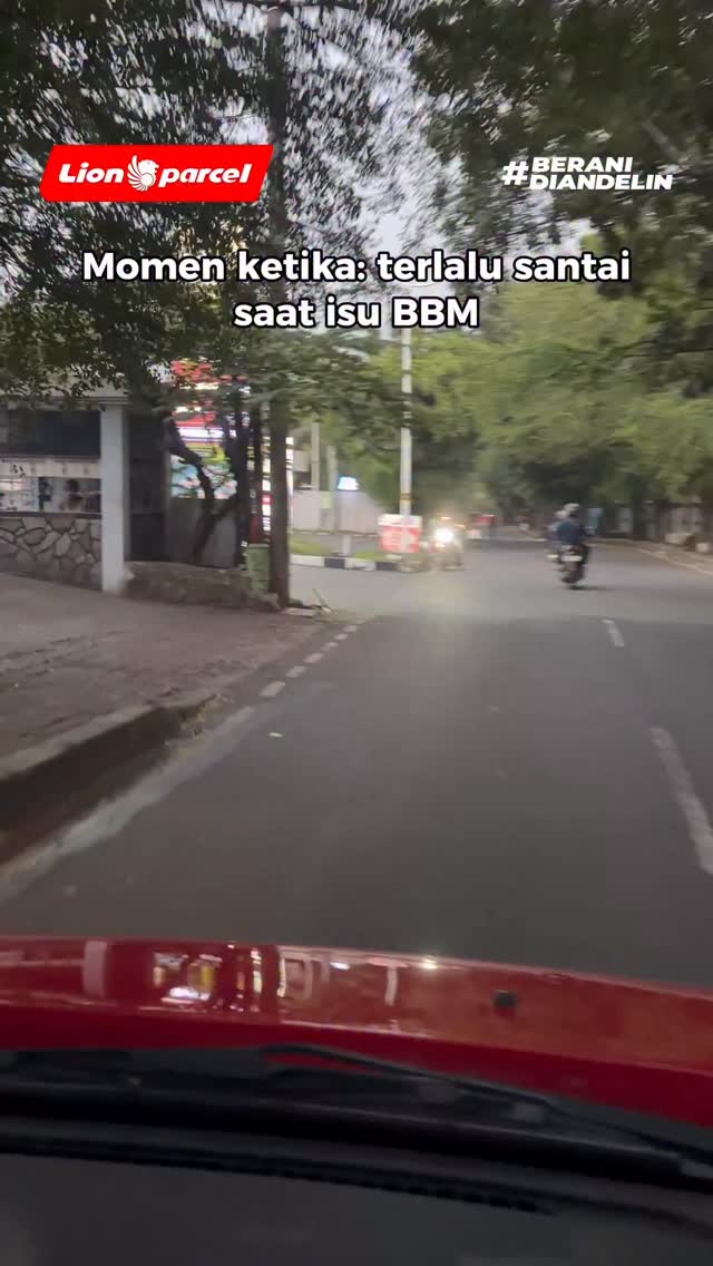 Hehe untung ngga jadi naik yaa . Tapi ototnya bang kurir sih kayanya naik yaa, ngedorong sampe SPBU 