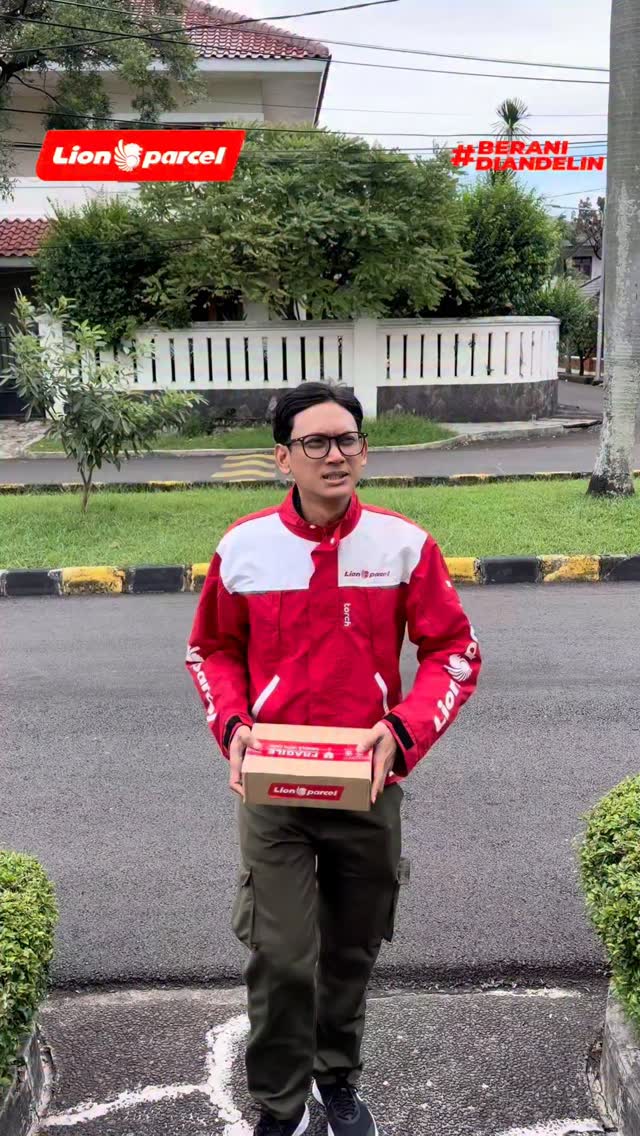 Gimanaaaa yaa ngasih tauu bang kurirnyaa kalo ngga gituu maksudnyaaa LionParcel BeraniDiandelin Ce...
