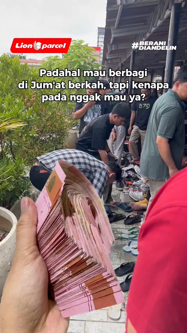 Kenapa ya pada ngga mau Padahal mimin mau berbagi LionParcel BeraniDiandelin JumatBerkah Berbagi