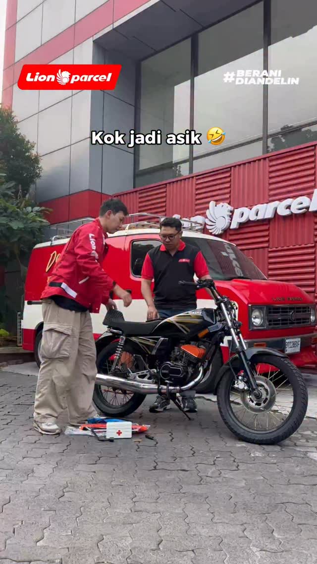 Asikin aja pokonya yaaaaa bwaaang LionParcel BeraniDiandelin CeritaKurir Asikin Hipdut