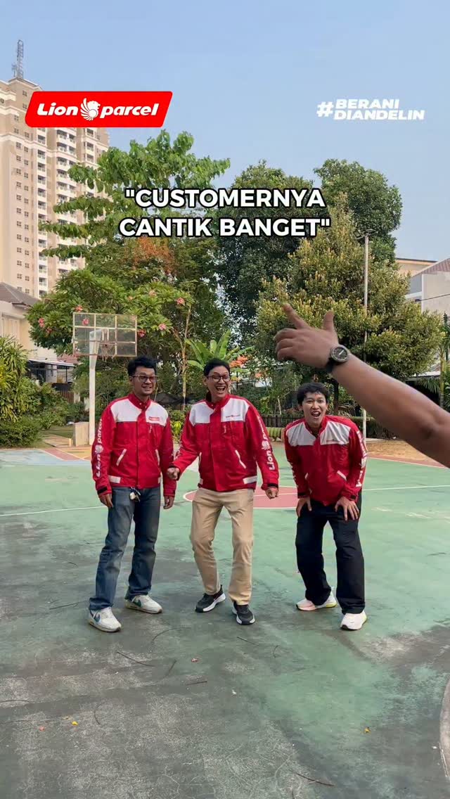 Ada aja bahasannya geng kurir ini LionParcel BeraniDiandelin KirimPaket CeritaKurir Curhat